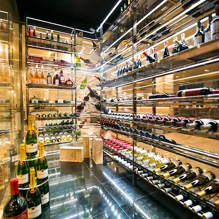 Spring Vulcano فندق