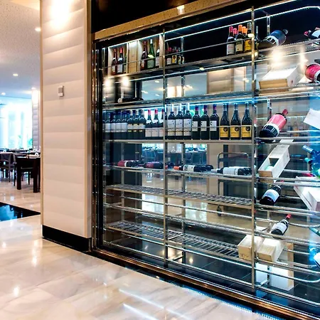 尔卡诺春天酒店 4*